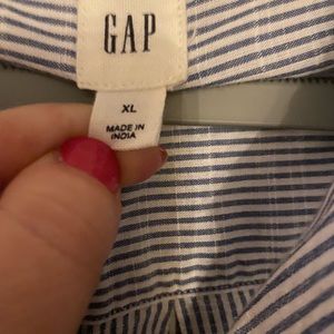 Gap xl stripe shirt almost new!
